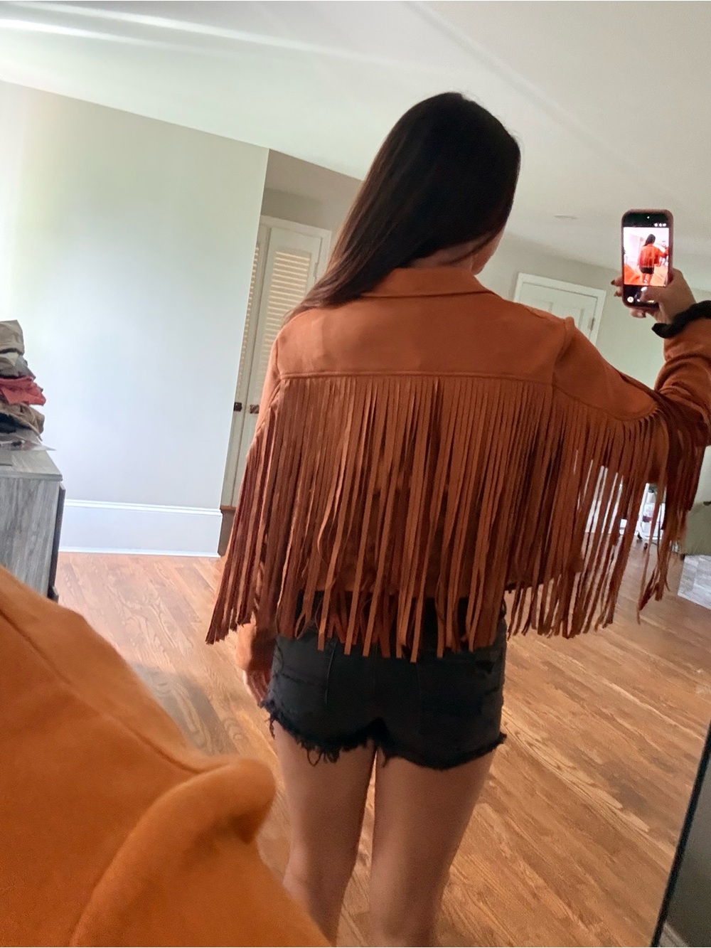 Trendy Queen Tan Suede Fringe Jacket Western Concert Outfit - Picture 3 of 5
